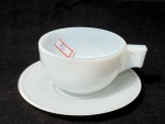 Kopal, colecionável xícara para café produzido em opalina, e pratinho produzido em vidro jateado, maior comprimento 10cm.
