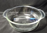 FIRE-KING- Travessa redonda produzida em vidro translúcido de origem Americana, semelhante ao Pyrex . Foi amplamente produzido entre as décadas de 1940 e 1970 , diâmetro:22cm.