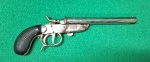 Garrucha cal. 320, com dois canos, pequeno cabo em baquelite preta, em excelente estado para colecionador. Antiga e obsoleta.  Mecanismo de abertura e gatilhos cumprindo movimento esperado, Apresenta marcas do tempo. Med. 21cm
