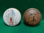 Lote com 2 pequenos potes em cerâmica feitos à mão e decorados com motivos  gregos. Usados. Em ótimo estado. Medidas 3 A x 6,5 diâmetro.