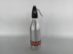 GARRAFAS ANTIGAS - ANOS 70: Antiga garrafa de sifão gasosa em alumínio com decorações genuinamente art deco, não testada, medidas: altura:33 cm e diâmetro:9 cm