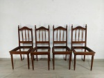 CADEIRAS - ANTIGAS: Conjunto com quatro antigas cadeiras em madeira nobre, falta assento e um pino do encosto, um pé está quebrado, no estado. Medidas: altura total: 1.00 m, largura: 45 cm e profundidade: 45 cm.