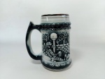 CANECA DE CHOPP - PORCELANA: Antiga caneca de chopp de coleção executada em porcelana nas tonalidades verde e branca, "1 FESTIVAL DE CERVEJA 1969 - CBP", medida: altura:15 cm