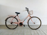 BICICLETA ANTIGA - MONARK: Antiga bicicleta feminina antiga da marca Monark, modelo Brisa, toda original, o pneu traseiro está ruim, no estado, aro 26