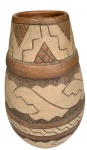 Lindo vaso em cerâmica marajoara bem trabalhado. 30cm