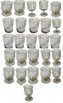 Lote de taças e copos antigos de cristal para vinho e água, sendo: 4 taças grandes de 15cm, 5 taças médias de 12cm, 7 taças pequenas de 11,5cm e 9 copos de 12cm.