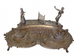 Antigo tinteiro de bronze, provavelmente do século XIX, com tema de tênis.