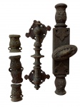 Lote contendo 1 antiga maçaneta e cremonas.