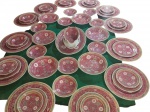 Conjunto de belíssimas Louças/Porcelana Chinesa da Família Rosa. Completa 50 peças. Com marcação.