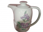 Antigo Bule em Porcelana com motivo Floral na cor Lilás, marca Pozzani. Medida: 20 cm.