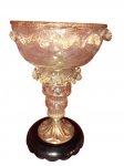 Antiga e Requintada Fruteira em Cristal de Murano/Pó Ouro, com Ricos babados e ondulações enriquecendo  ainda mais a peça. Imperceptível detalhe entre as ondulações. Medidas: 22X13.