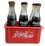 Colecionismo, engradado em miniatura da Coca-Cola, maior comprimento 8cm, década de 70/80, marcas do tempo.