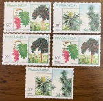 RUANDA -SELOS COM O TEMA FLORA  MINT SEM CARIMBO - EM ESTADO DE CONSERVAÇÃO CONFORME FOTO EXIBIDA!!!