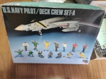 Kit plastimodelismo U.S. NAVY PILOT DECK CREW SET A- Academy escala 1/48! , árvores lacradas, decals e manual.Se necessário solicitar mais fotos, vídeos ou perguntas para análise . Lembre-se de questionar sobre todas as dúvidas até o dia anterior ao dia do pregão ao vivo, solicite fotos e informações se necessário !Antes de efetuar lances, leia as informações importantes e os termos e condições com atenção! Dúvidas devem ser enviadas via WhatsApp (24) 992260836 Grato a todos!!!!