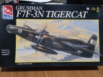 Kit plastimodelismo Grumman F7F-3N Tiger Cat AMT escala 1/48! ,aparentemente completo, instruções e decals .Se necessário solicitar mais fotos, vídeos ou perguntas para análise . Lembre-se de questionar sobre todas as dúvidas até o dia anterior ao dia do pregão ao vivo, solicite fotos e informações se necessário !Antes de efetuar lances, leia as informações importantes e os termos e condições com atenção! Dúvidas devem ser enviadas via WhatsApp (24) 992260836 Grato a todos!!!!