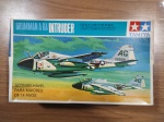 Kit plastimodelismo Tamiya Grumman A-Ä Intruder 1/100 aparentemente completo, instrução e decals !!!!Se necessário solicitar mais fotos, vídeos ou perguntas para análise . Lembre-se de questionar sobre todas as dúvidas até o dia anterior ao dia do pregão ao vivo, solicite fotos e informações se necessário !Antes de efetuar lances, leia as informações importantes e os termos e condições com atenção! Dúvidas devem ser enviadas via WhatsApp (24) 992260836 Grato a todos!!!!