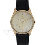 RELÓGIO UNIVERSAL GENEVE JUMBO MOSTRADOR GUILHOCHÊ EM OURO 18K. REF. 112174 2. CAIXA EM OURO 18K MAC