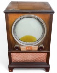 Televisor Zenith vintage com gabinete em madeira  EUA, anos 1950. Raro exemplar de televisor com tu