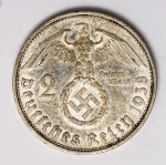 Numismática Alemanha - Período Nazista, 2 Marcos em prata - Reichsmark, prata - 25mm.
Vamos apregoar individualmente várias datas, letras e local de Cunhagem. 
Oportunidade para completar sua coleção. KM 93
Item não promove ou glorifica violência ou intolerância racial. Está à venda apenas para fins de preservação da memória histórica. Organização do leilão não faz apologia a quaisquer movimentos políticos ou ideológicos, e repudia qualquer ideologia de cunho racista.
1938 J