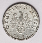 Numismática Alemanha - Período Nazista - 50 Reichspfennig - Rara pelo belo estado em se tratando de alumínio - Oportunidade.
Item não promove ou glorifica violência ou intolerância racial. Está à venda apenas para fins de preservação da memória histórica. Organização do leilão não faz apologia a quaisquer movimentos políticos ou ideológicos, e repudia qualquer ideologia de cunho racista.
1941 A