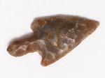 Arqueologia - Ponta de flecha com data estimada entre 6000 e 4000 a.C - África - Norte - Mali e Níger, proveniente de importante coleção européia.
13x24mm
