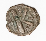 Numismática Império Bizantino - Entre os séculos V e XII D.C - Ainda por ser devidamente classificada e estudada - Não foram limpas, aconselhamos análise apurada - Adquiridas na Slovenia. 
24mm e 7,8g