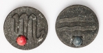 Militaria Alemanha - II Guerra - O partido nazista promoveu uma grande arrecadação de fundos antes e durante a guerra com a venda de pins, pendentes, tinnies, badges e etc - Todos colecionáveis para incentivar a compra constante. Adquirimos em Ciney, Bélgica, feira de militaria, uma grande coleção desses itens, todos originais, muitos catalogados no livro Donation Badges, Pins & Pendants of the Third Reich de Joseph Cassidy & Christopher Alexander. Oportunidade para colecionador avançado 
Item não promove ou glorifica violência ou intolerância racial. Está à venda apenas para fins de preservação da memória histórica. Organização do leilão não faz apologia a quaisquer movimentos políticos ou ideológicos, e repudia qualquer ideologia de cunho racista. 02 peças de zodíaco - 25mm - Aquário - Escorpião