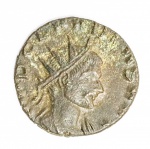 Numismática - Peça para estudo e devida classificação proveniente de acumulação - O antigo proprietário adquiriu peças por toda a Europa, porém nunca as classificou, apenas agrupava. Aconselhamos análise apurada. Boa sorte!! Acreditamos que romana. 2,2g e 18mm
