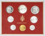 Numismática Vaticano - Oportunidade para completar sua coleção - Vamos oferecer individualmente várias datas. Cartela com 8 moedas incluindo 500 liras em prata - Cartela oficial com crescente valorização. Oportunidade! Ano V, 1967