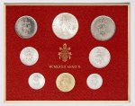 Numismática Vaticano - Oportunidade para completar sua coleção - Vamos oferecer individualmente várias datas. Cartela com 8 moedas incluindo 500 liras em prata - Cartela oficial com crescente valorização. Oportunidade! Ano X - 1972