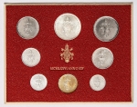 Numismática Vaticano - Oportunidade para completar sua coleção - Vamos oferecer individualmente várias datas. Cartela com 8 moedas incluindo 500 liras em prata - Cartela oficial com crescente valorização. Oportunidade! Ano XIV - 1976