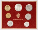 Numismática Vaticano - Oportunidade para completar sua coleção - Vamos oferecer individualmente várias datas. Cartela com 8 moedas incluindo 500 liras em prata - Cartela oficial com crescente valorização. Oportunidade! Ano XVI - 1978