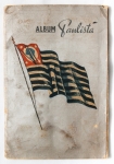 Colecionismo - Antigo Album da Revolução Paulista de 32 - Completo - Mostra vários itens da época , aneis, bandeiras, cartazes, medsalhas, selos, etc. - Capa e contracapa solta do miolo - restante em perfeito estado em razão do tempo .