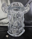 Lindo vaso em vidro de murano, anos 50, série cacto, na cor transparente, bordas em movimento, decorado com bolhas internas. Altura 17cm de altura por 15cm aproximadamente.