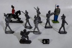 SOLDADINHO DE CHUMBO - Lote contendo 9 antigos bonecos de chumbo. Medindo aprox. 6cm de altura o maior.