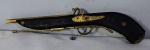 Réplica de Garrucha antiga Ricamente trabalhada em madeira e bronze - medindo 41cm - OBJETO APENAS DECORATIVO