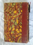 Le livre des Mille nuits et une nuit Tome III - Paris 1909 - Librairie Charpentier et Frasquelle - Èugene Frasquelle, Èditeur. Tradução: O livro das Mil e uma Noite Volume III - Paris 1909 - Librairie Charpentier et Frasquelle - Èugene Frasquelle, Editor. Livro em frances raro com 115 anos de existência, encadernação antiga, capa dura com ruptura na lombada, vendido no estado. Livro Frances diferenciado DE COLEÇÃO PARTICULAR. Este exemplar de colecionador apresenta marcas do tempo e manuseio. Livro raro e importante para restauro devido seu estado.