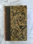 Le Livre Histoire Genéralé, par Victor Duruy - Paris 1910. Suivie D'un résumé chronologique des principaux événements de 1848 a 1910. Librarie Hachette et Cte. Tradução: O Livro História Geral, de Victor Duruy - Paris 1910. Seguido por um resumo cronológico dos principais eventos de 18481910. Livraria Hachette et Cte. Literatura italiana, romena, reto-românica. Livro em frances com mais de 115 anos de existência, encadernação antiga, capa dura com pequeno dano, vendido no estado. Livro diferenciado DE COLEÇÃO PARTICULAR. Este exemplar de colecionador apresenta marcas do tempo e manuseio.