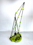 Escultura abstrata feita de madeira com detalhes nas cores preto e verde com belos acabamentos. Obra única, assinado HDG no fundo. Dimensões: 50 cm. Recentemente, descobri minha paixão por criar esculturas abstratas, utilizando hastes de madeira e diversos tipos de materiais. Cada peça é uma combinação única de formas e cores, onde a simplicidade do material encontra a complexidade da criatividade. Meu trabalho busca criar composições artísticas que instigam a imaginação e despertam novas perspectivas.