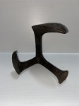Antiga bigorna de ferro. 18 cm x 17 cm x 14 cm / 2kg.