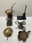 Lote com seis peças de metal. Sinais de desgaste. Dimensões: 20 cm (maior peça).