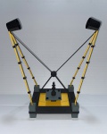 Escultura abstrata feita de madeira com detalhes nas cores cinza, amarelo e preto com belos acabamentos. Obra única, assinado HDG no fundo. Dimensões: 38 cm x 32 cm x 16 cm. Recentemente, descobri minha paixão por criar esculturas abstratas, utilizando hastes de madeira e diversos tipos de materiais. Cada peça é uma combinação única de formas e cores, onde a simplicidade do material encontra a complexidade da criatividade. Meu trabalho busca criar composições artísticas que instigam a imaginação e despertam novas perspectivas.