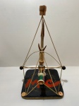 M C . Marcelo Conceição - artista popular atuante no Rio de Janeiro. (Niterói 1966). Escultura nas dimensões 41 cm x 25 cm x 21 cm. Morador de rua por 11anos, catador de materiais abandonados pela cidade que descobriu nesses descartes o material para criação de suas magníficas esculturas. Grande artista , maravilhoso ser humano. Marcelo é a grande revelação da arte popular no Rio Janeiro.