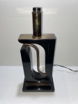 Antigo abajur, estilo Art Déco, construído em madeira laqueada. Sinais de desgaste do tempo. Base com restauro imperceptível. Dimensões: 45 cm altura aproximadamente.