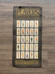 Parte de coleção com 25 cards dos uniformes militares do império britânico. Década de 50. Dimensões: 7 cm x 4 cm (Cada card).