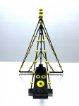 Escultura abstrata feita de madeira com detalhes nas cores preto e amarelo com belos acabamentos. Obra única, assinado HDG no fundo. Dimensões: 30 cm altura aproximadamente. Recentemente, descobri minha paixão por criar esculturas abstratas, utilizando hastes de madeira e diversos tipos de materiais. Cada peça é uma combinação única de formas e cores, onde a simplicidade do material encontra a complexidade da criatividade. Meu trabalho busca criar composições artísticas que instigam a imaginação e despertam novas perspectivas.