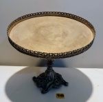 Suporte para doces e salgados em bronze com banho de prata. Mede: 29x30 cm. 150,00