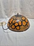 Lindo lustre de teto em fibra de vidro colorida. Medindo 42cm x 23cm de altura.
