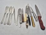 Lote de diversos talheres de servir em materiais diversos. Medindo o maior 30cm de comprimento.