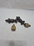 Lote de 4 acabamentos em madeira. Medindo 11cm de comprimento;